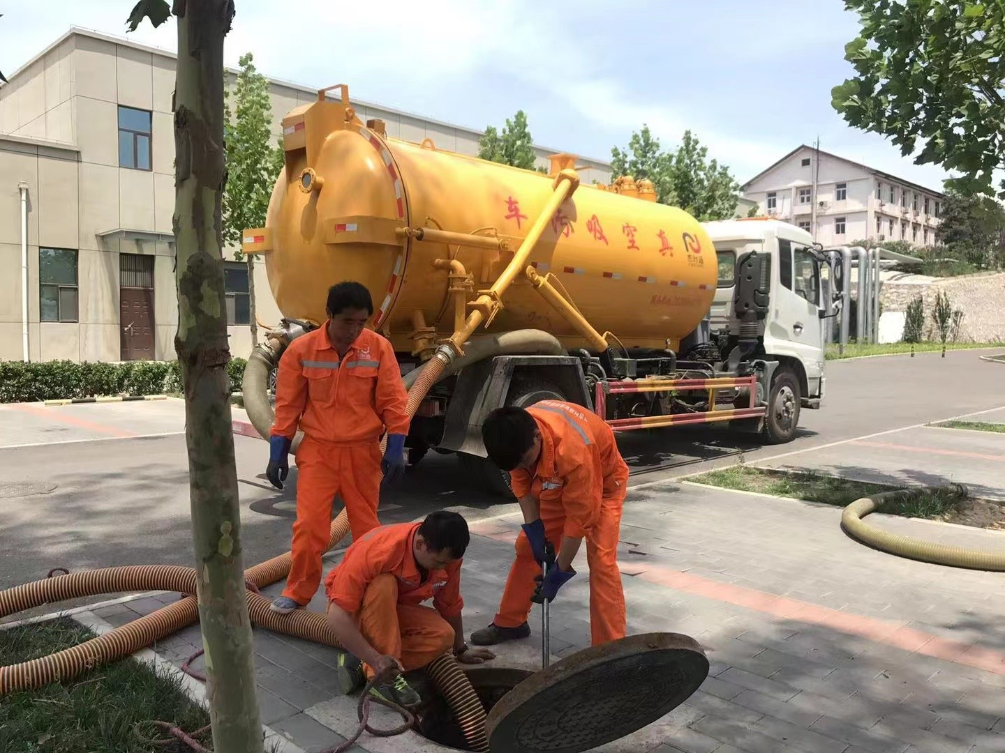 田家庵化粪池清理与5-8吨吸粪车施工效率分析